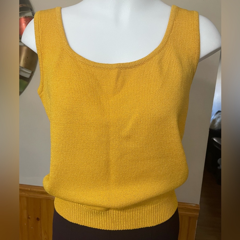 St. John Knit Top